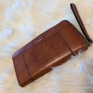 FOSSIL LEATHER WRISTLET WALLET